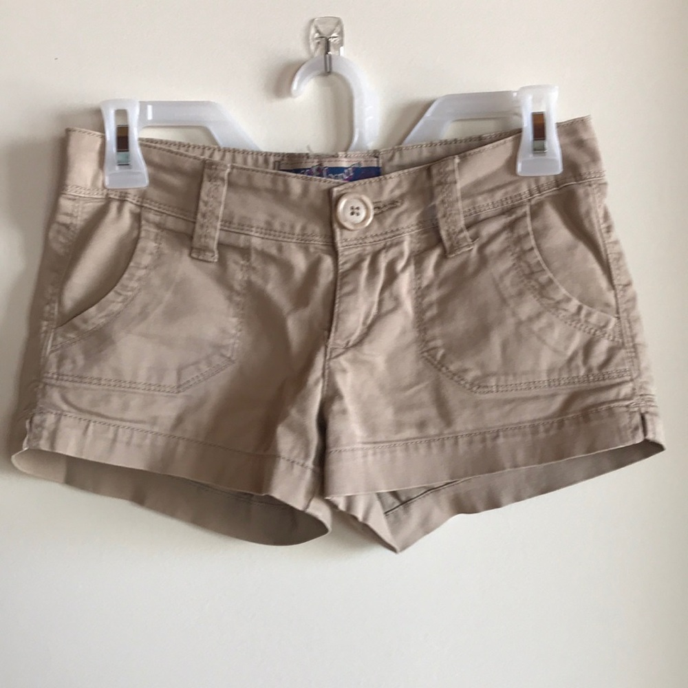 Tan khaki shorts